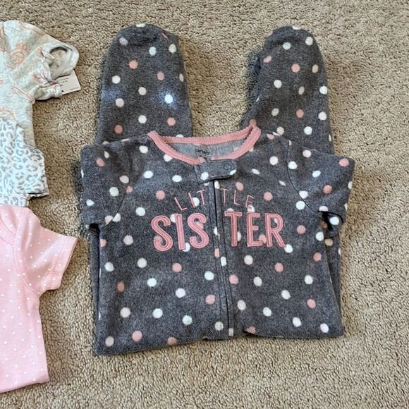 Bundle of Girls Clothes 3 sleepers and 3 Onesies - Picture 4 of 4